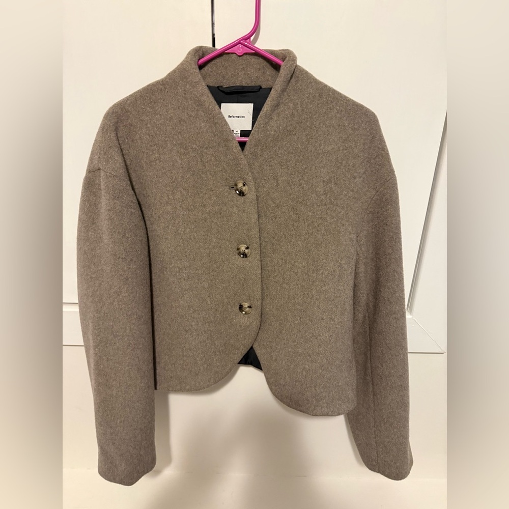 Reformation Owen Jacket in Stone